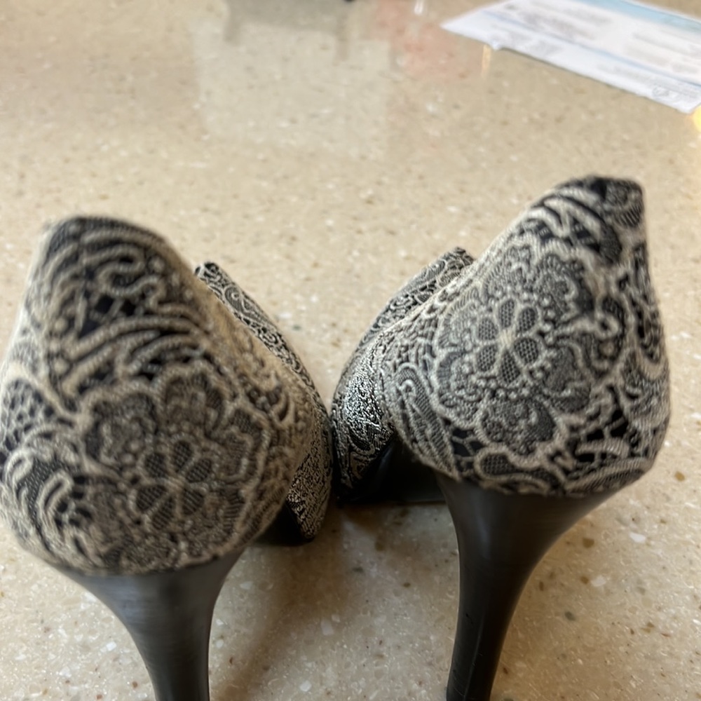**SOLD** CARLOS by Carlos Santana Heels - Picture 9 of 9